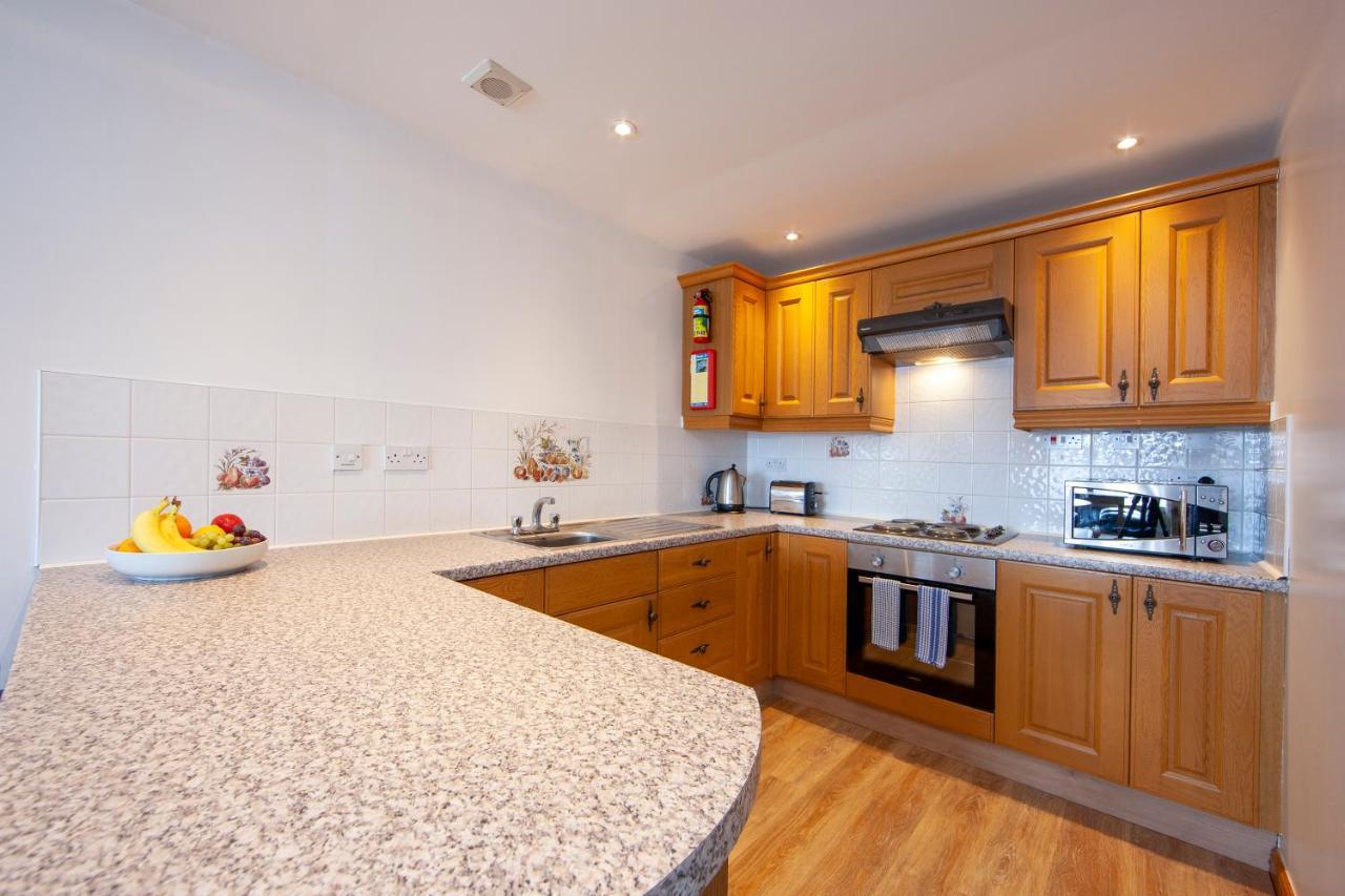 Esplanade Court Holiday Apartments 오반 외부 사진