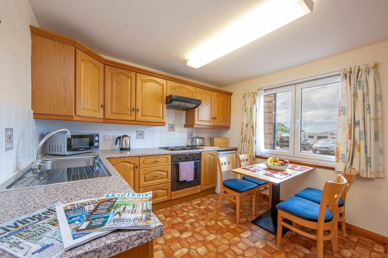 Esplanade Court Holiday Apartments 오반 외부 사진