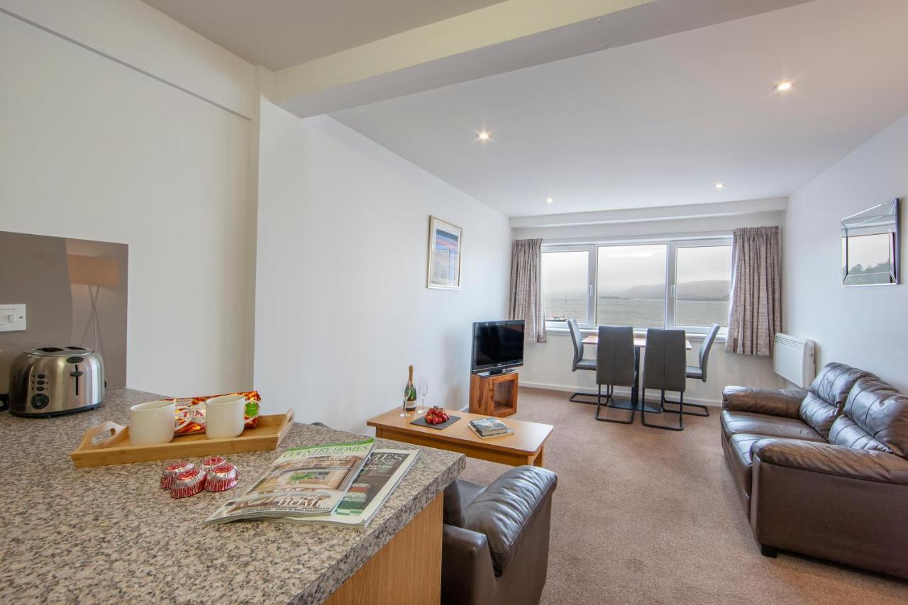 Esplanade Court Holiday Apartments 오반 외부 사진