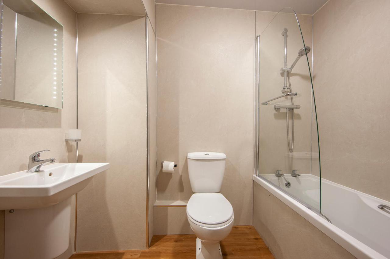 Esplanade Court Holiday Apartments 오반 외부 사진